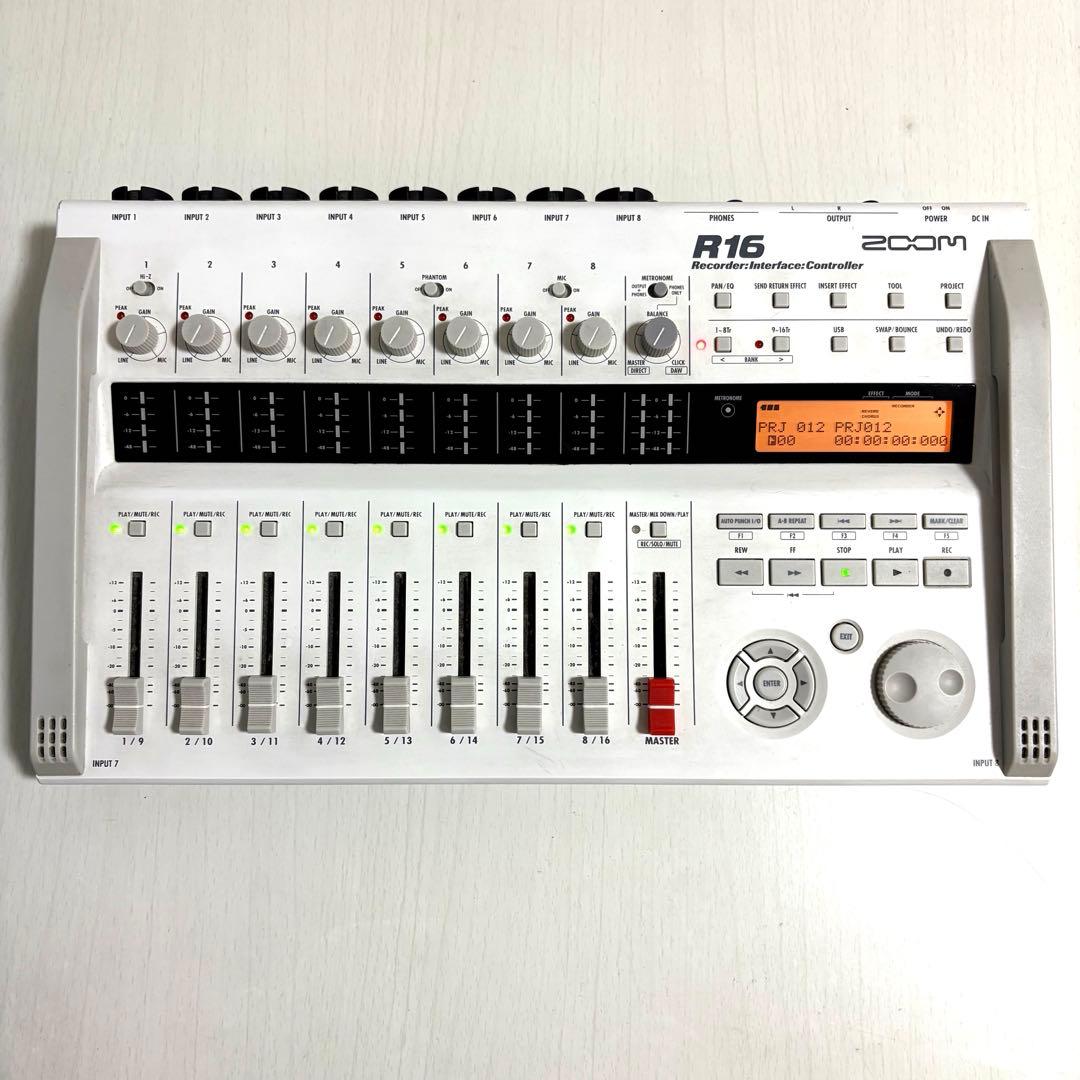 ZOOM R16 マルチトラックレコーダー / オーディオインターフェース Amazon.com: Zoom R16 Multi-Track Tabletop Recorder, Interface
