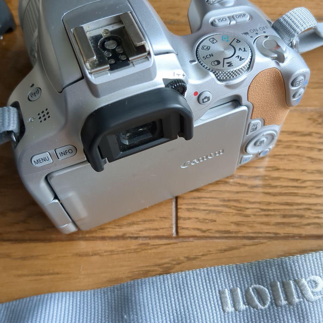 Canon EOS Kiss X9 デジタル一眼レフ　カメラ