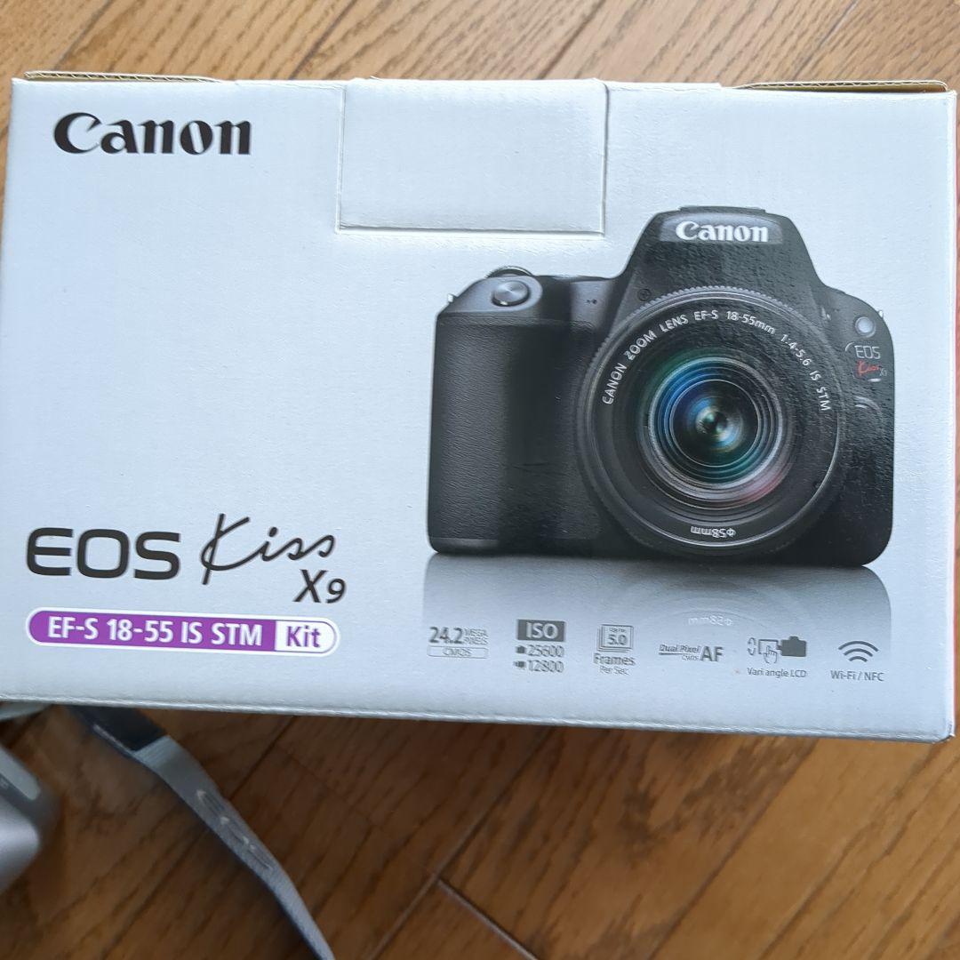 Canon EOS Kiss X9 デジタル一眼レフ　カメラ