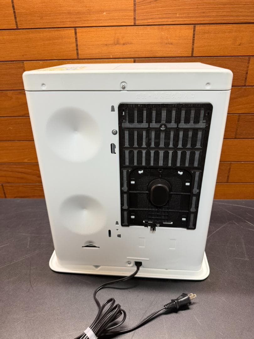 美品高年式　LC-33M(W)マット ホワイト　トヨトミ 　石油ファンヒーター