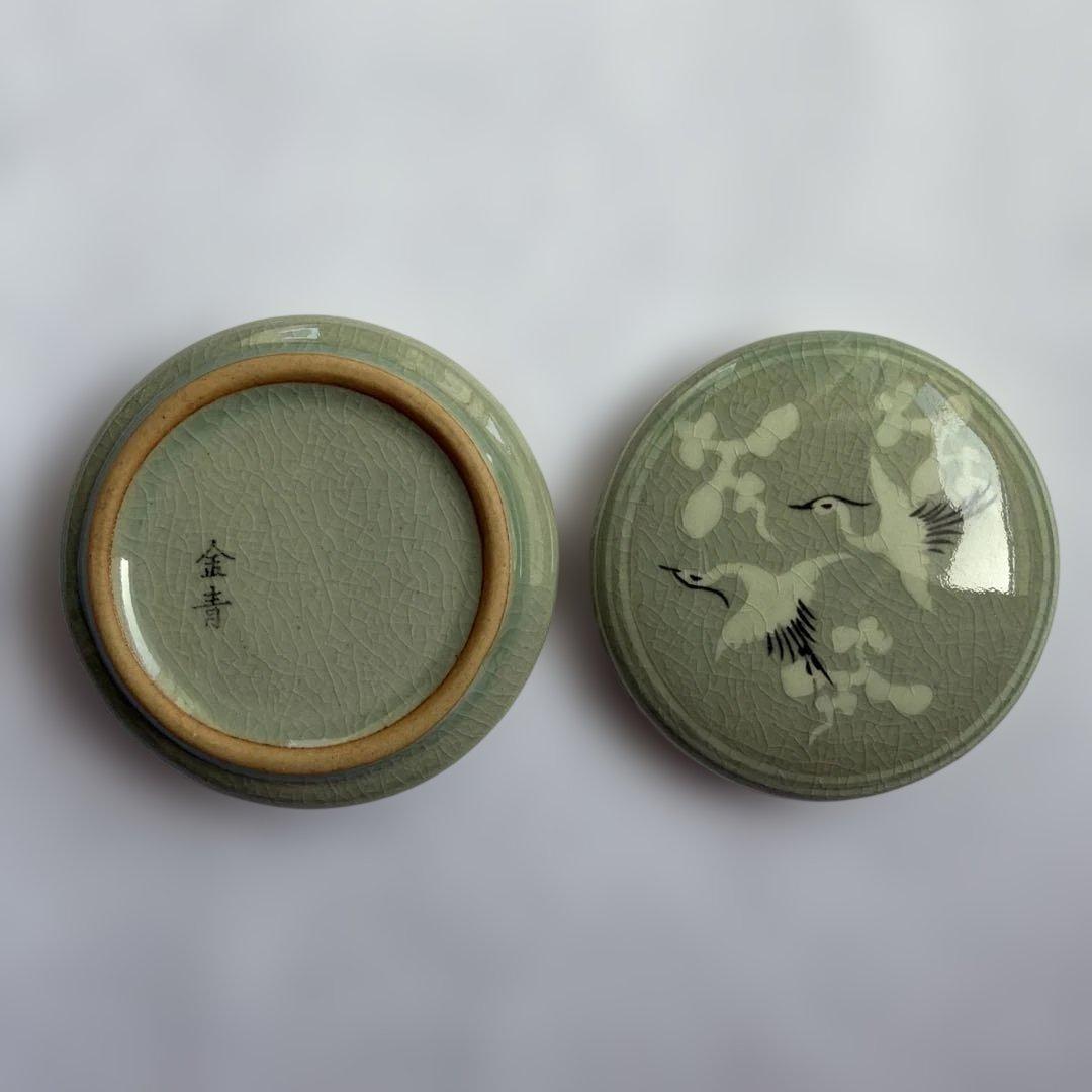未使用・美品】鶴模様の陶器蓋付き容器 香合 茶道具 香道 青磁 貫入