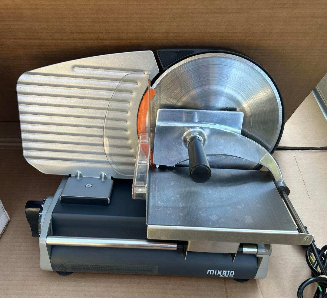 ミナト 家庭用ミートスライサー HMS-220(BK)-V2 ミナト 家庭用ミートスライサー HMS-220 2種ブレード付きセット (回転