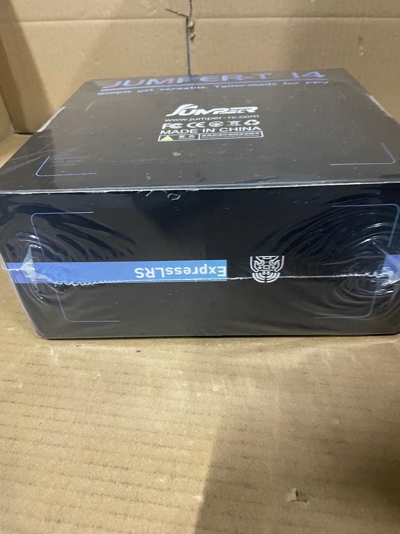 Jumper T14 2.4GHz ELRS ラジオコントローラー