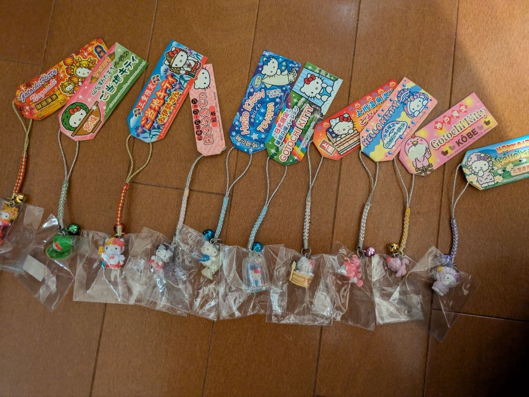 ご当地キティ40個　根付け・ストラップ まとめ売り ご当地キティストラップ まとめ売り ご当地キティなど 20点 まとめ売り