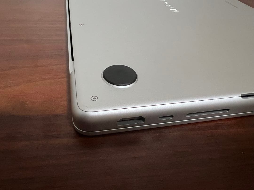 MacBook Pro M2Max 32GB 1TB 本体