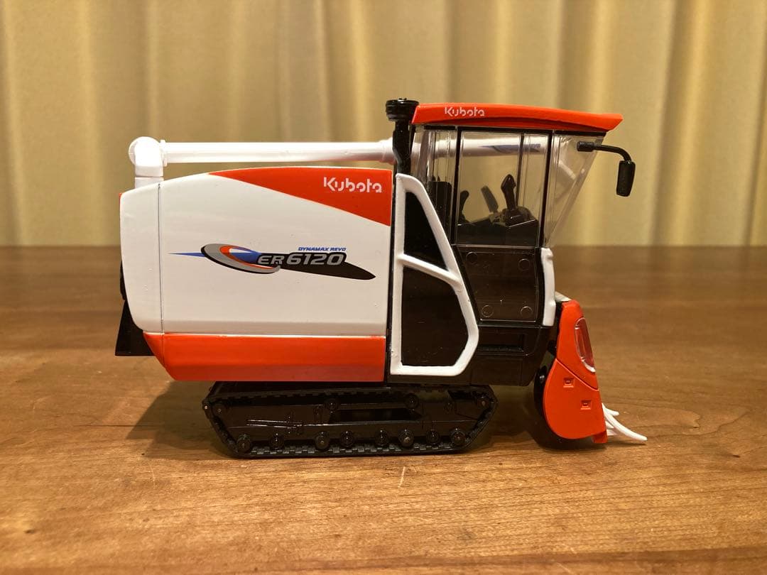 クボタコンバイン DYNAMAX REVO ER6120 - メルカリ