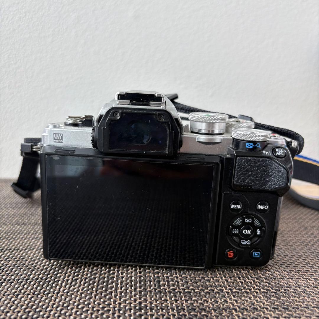 フィルムカメラ OLYMPUS OM-D E-M10 Mark II