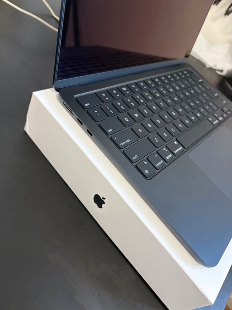 Apple MacBook Air M3 ミッドナイト