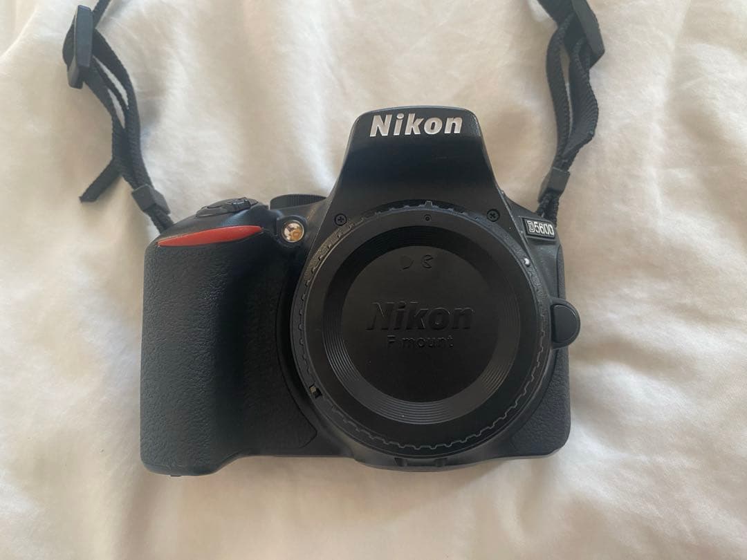 Nikon D5600 【故障部位あり】