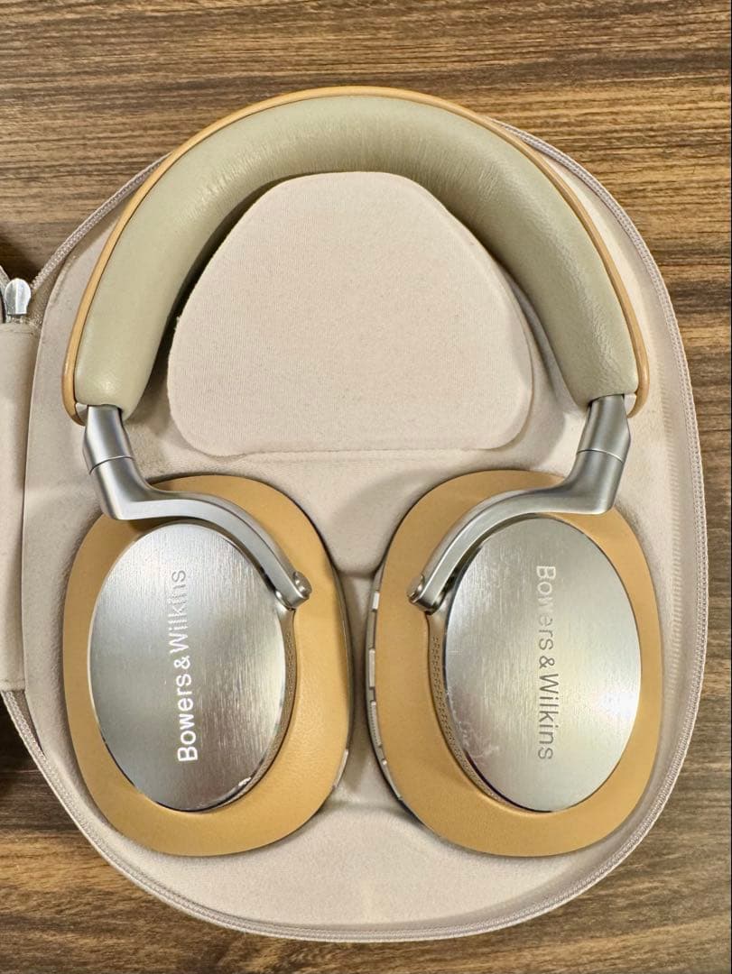 Bowers&Wilkins B&W Px8 タン