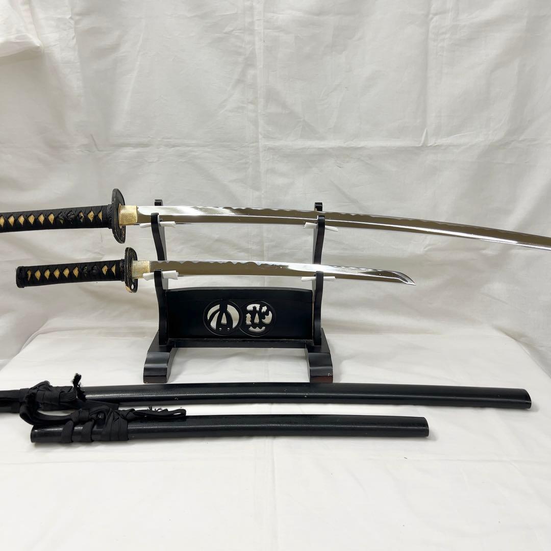 模造刀】二本差し 太刀 脇差 黒鞘 金剛力士 鍔 黒 金 - メルカリ