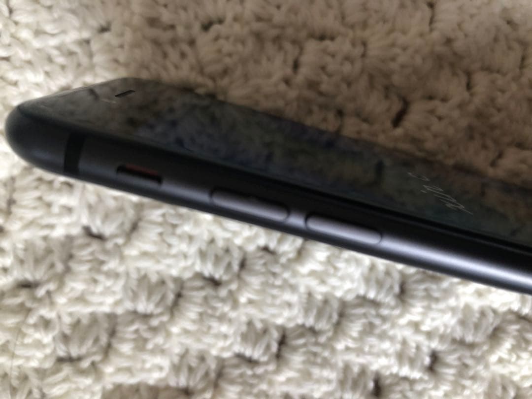 iPhone 8ブラック 本体　64GB SIMフリー