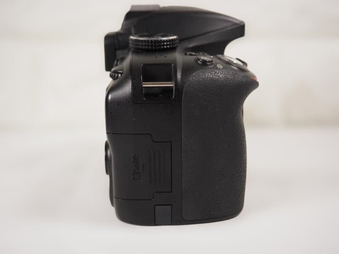 Nikon 一眼レフカメラ　D3300　レンズキット