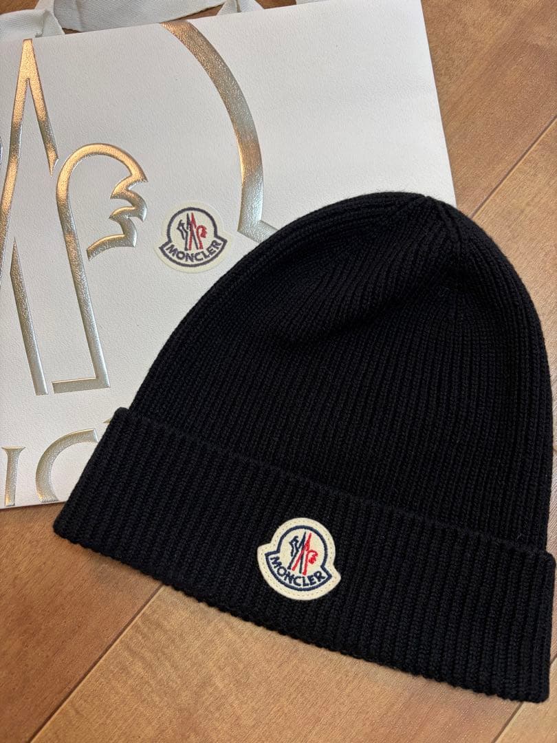 MONCLER ブラック ニット帽 - メルカリ