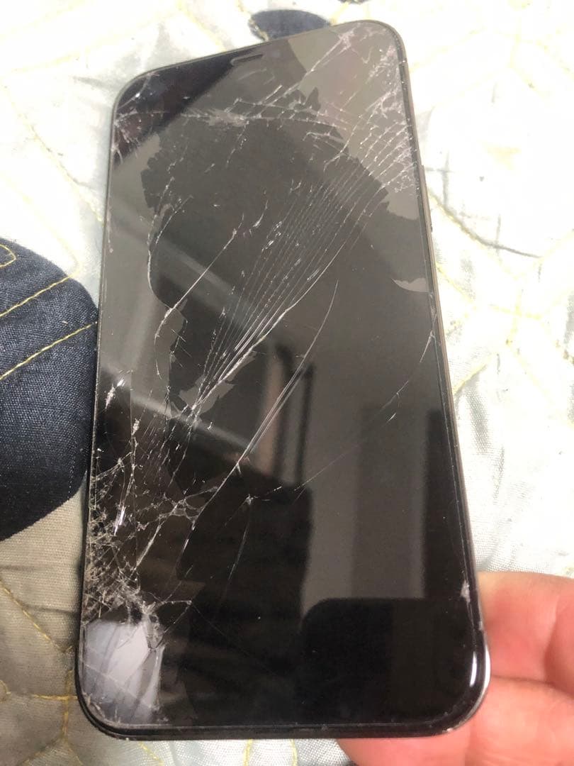 iPhone 12 Pro Max 128GB。ジャンク品。