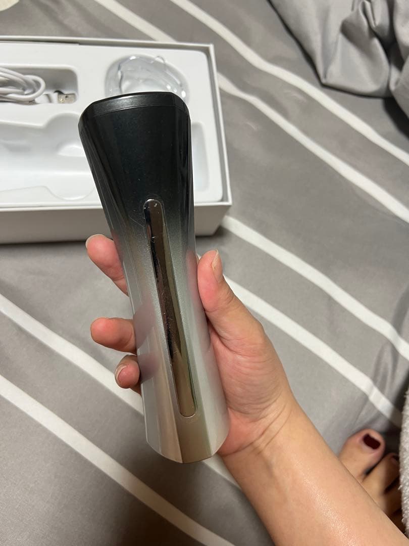 美顔器 USB充電 シルバー 三角形ヘッド