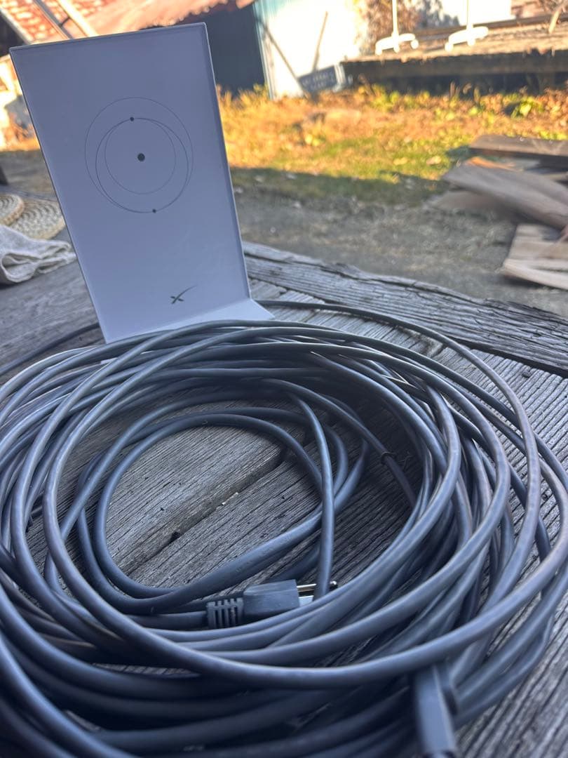 Starlink 衛星インターネット アンテナとスタンド