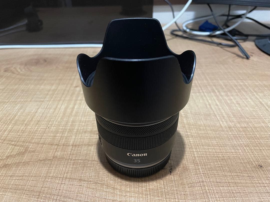 Canon　RF35mm F1.8 マクロ IS STM