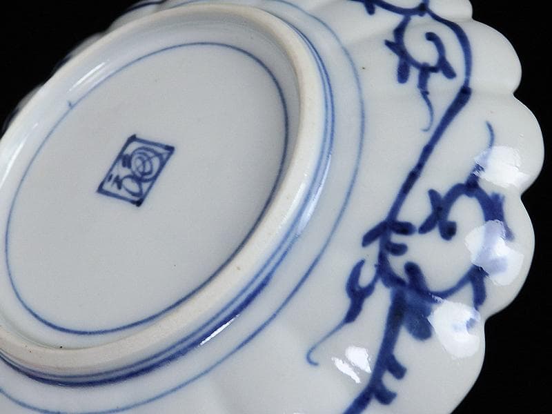 大聖寺伊万里 金襴手 輪花形 紋章の図 5寸皿 D174AS-fbda - メルカリ