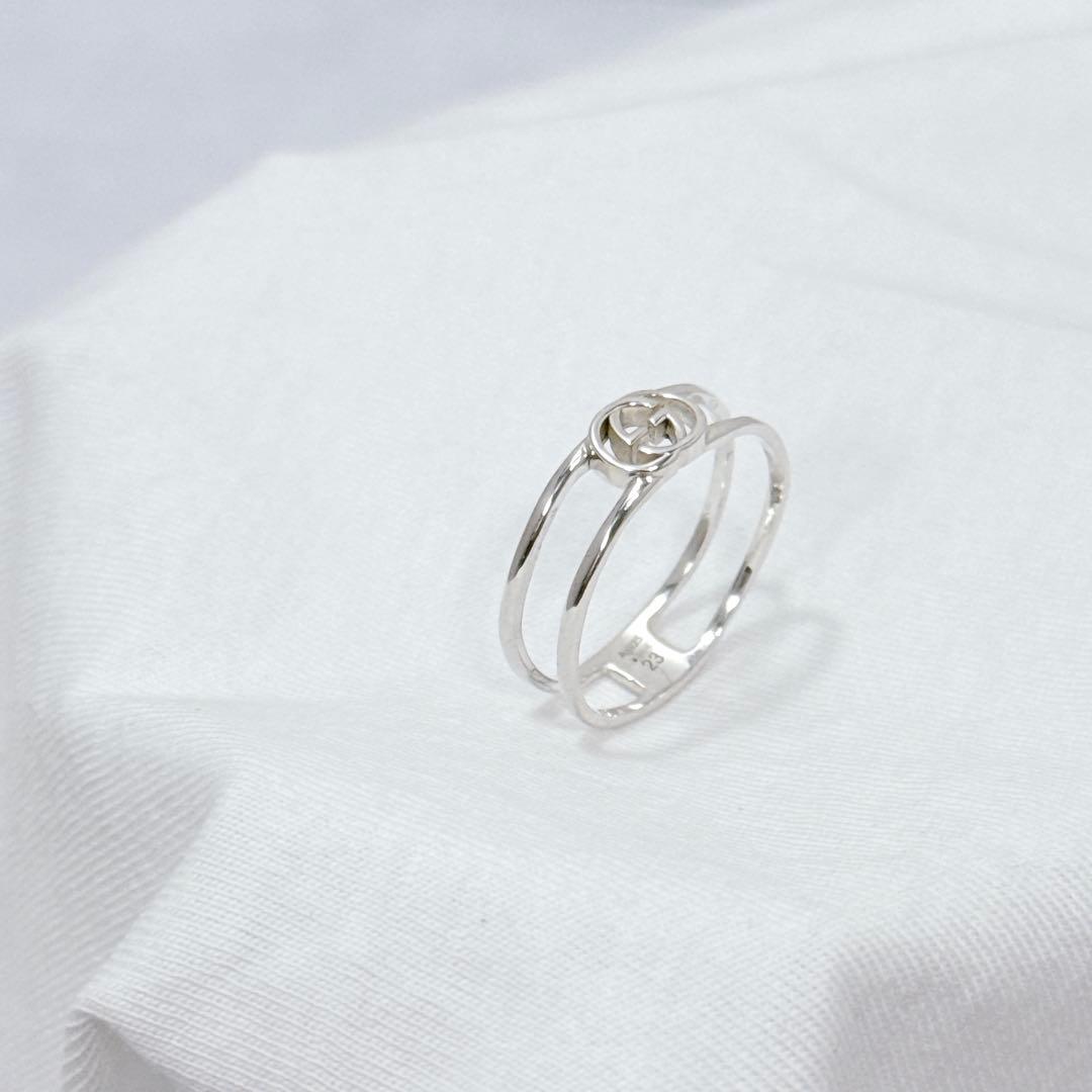 表記23 GUCCI インターロッキングG オープンバンドリング　スリム　メンズ 国内直営**GUCCI** インターロッキングG スリム リング (GUCCI/指輪