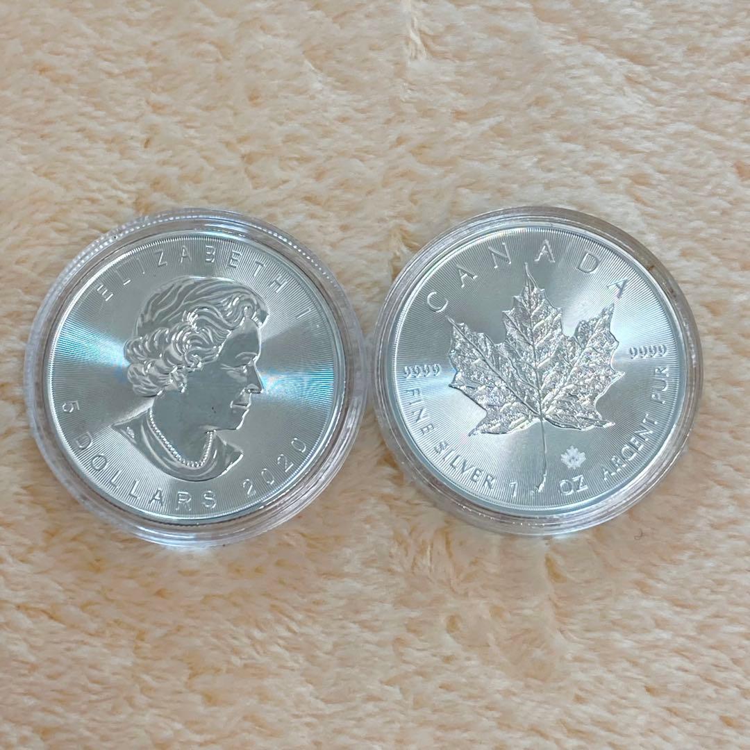 カナダ王室造幣局発行 メイプルリーフ銀貨 1オンス 純銀 1オンス　2枚売り① 純銀コイン メイプル銀貨 1オンス コインケース付き カナダ王室造幣局