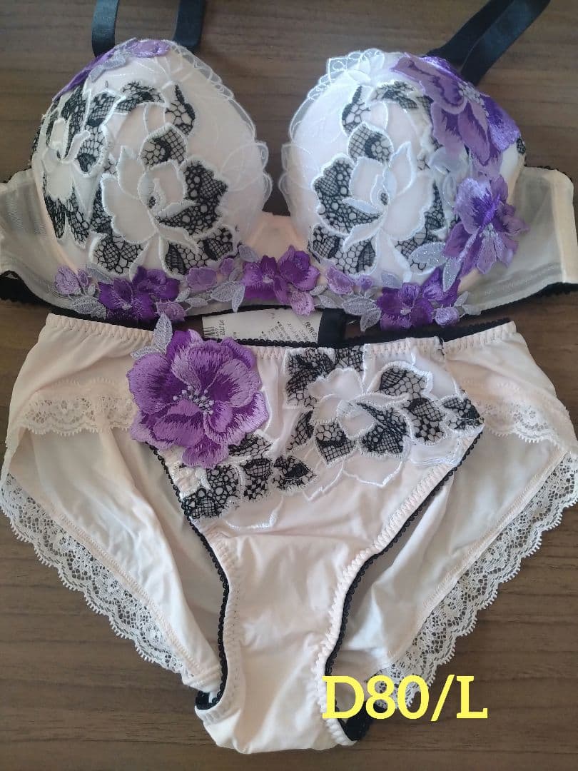 ワコール サルート ブラ ショーツ セット 22G 王様と私　D80 2026年最新】サルート王様と私の人気アイテム - メルカリ
