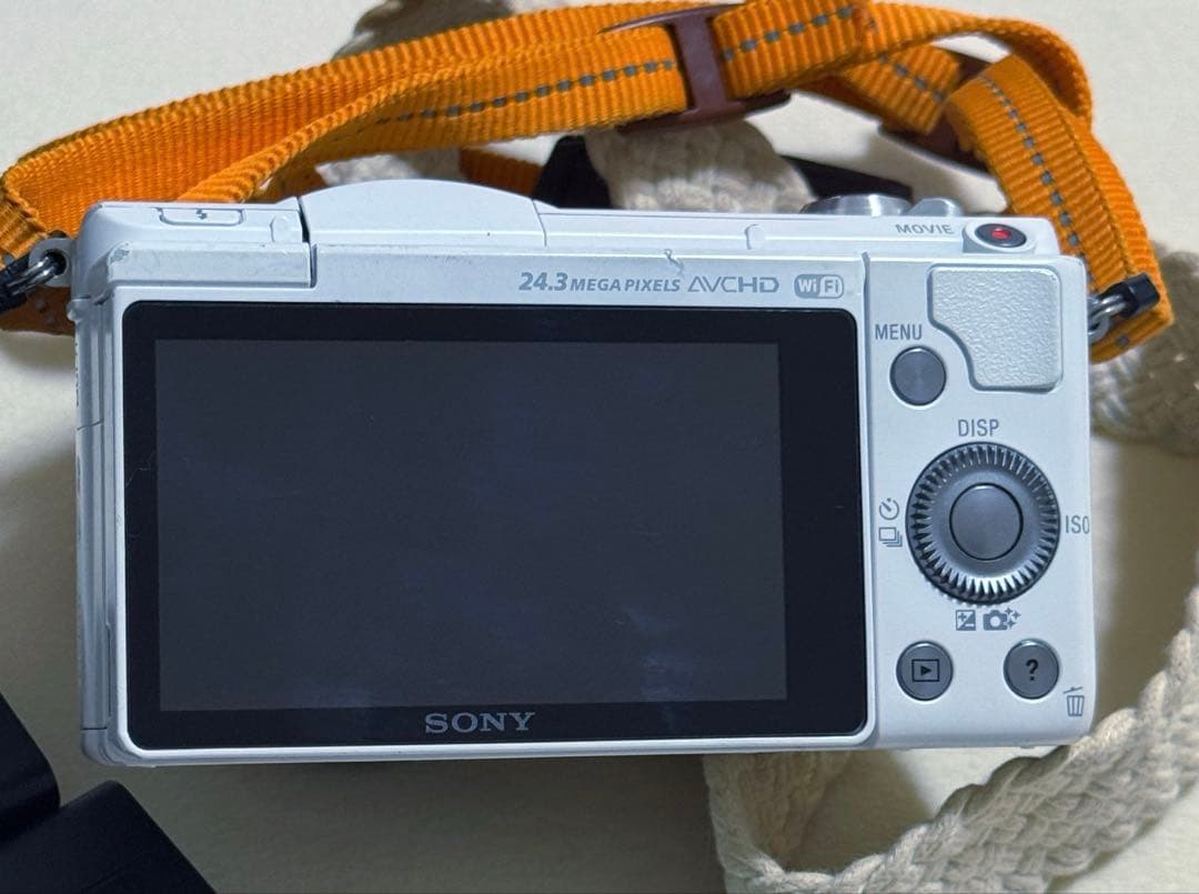 SONY α5100 ミラーレスカメラ ホワイト＋バッテリー
