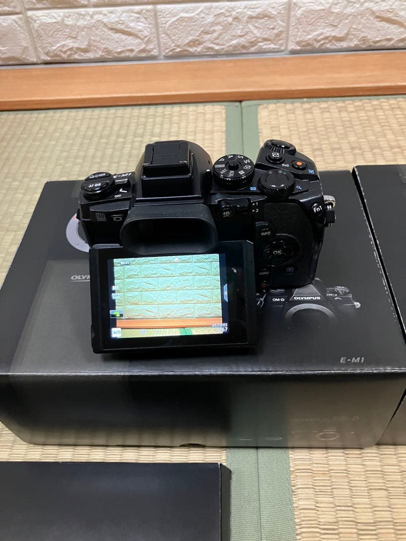 OLYMPUS OM−D E−M1