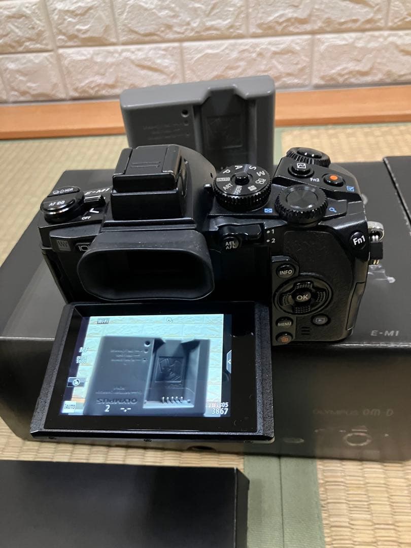 OLYMPUS OM−D E−M1
