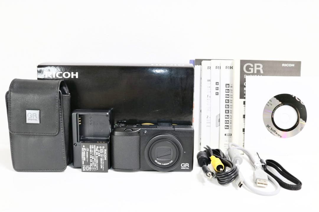 S数8回》 □ ほぼ新品 □ リコー RICOH GR DIGITAL Ⅲ - メルカリ