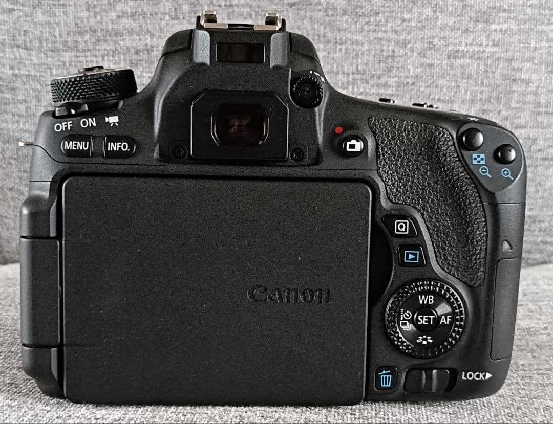 キャノン EOS 8000D 18-135 IS STM キットwi-fi機能付