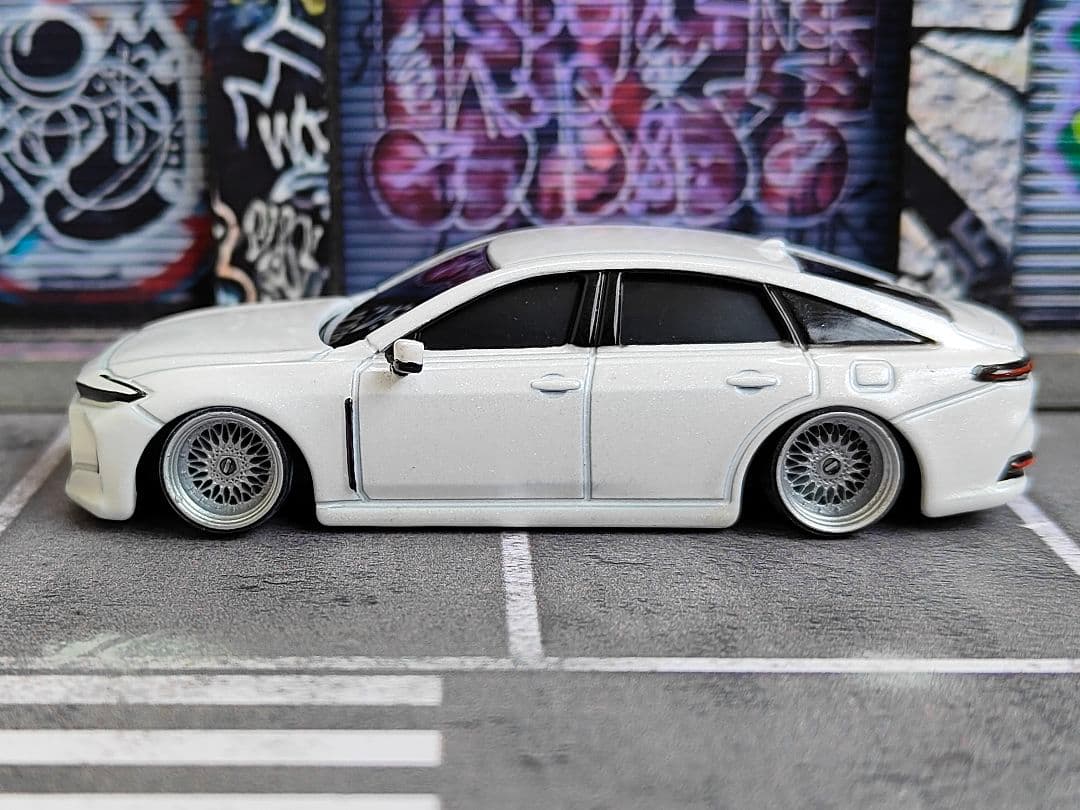 トミカ改造 トヨタ 新型クラウン サイドミラー付き ☆深リム ☆ホット