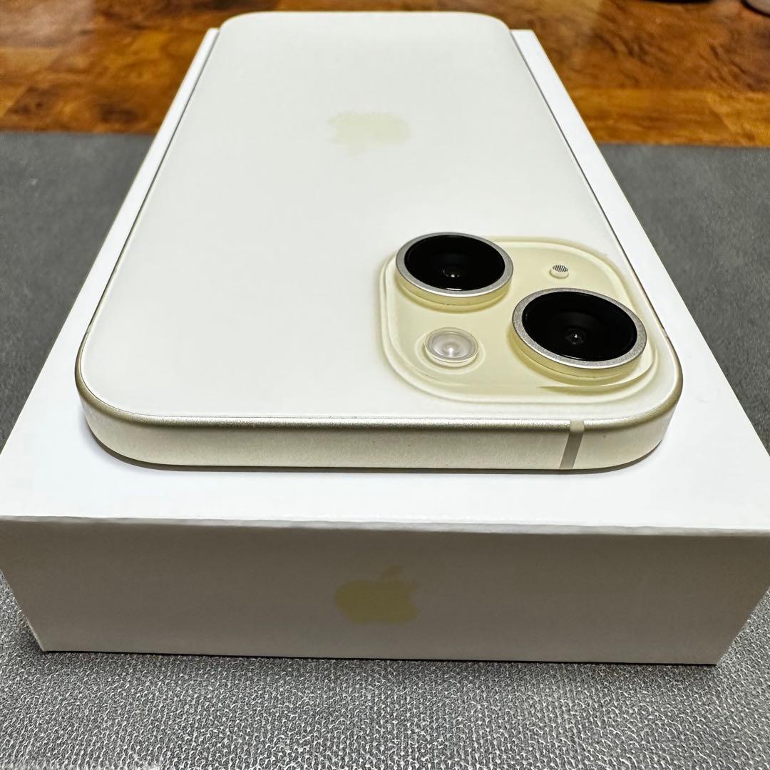 iPhone 15 256GB イエロー バッテリー残量100%