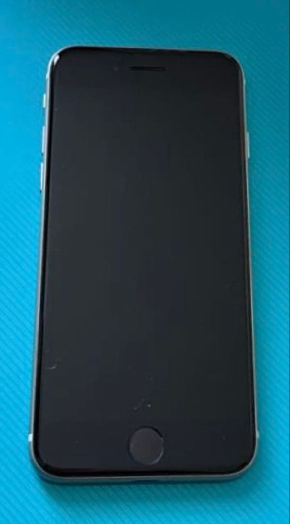 Apple iPhone SE 第3世代　スターライト　64GB