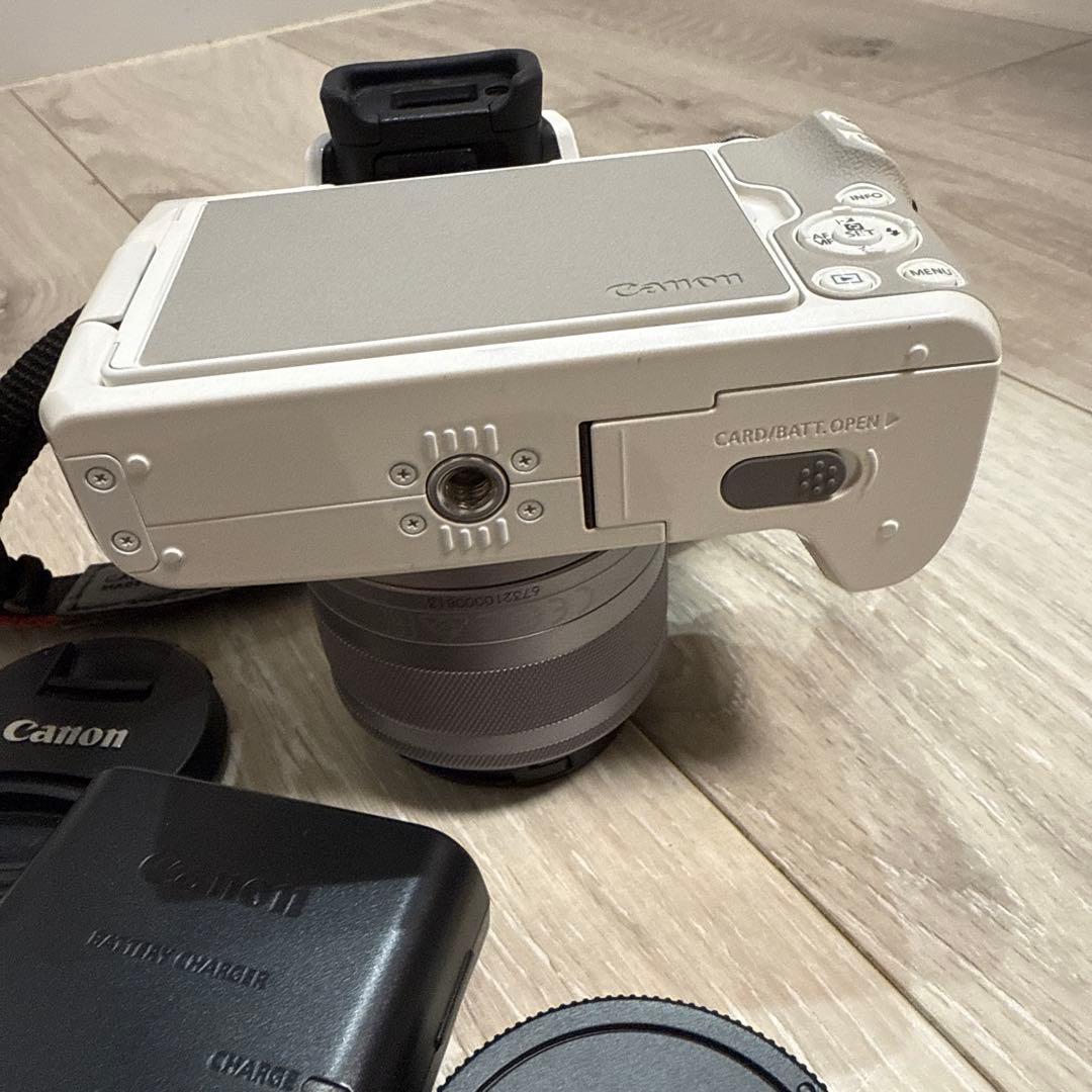 【美品】Canon EOS Kiss M ホワイト