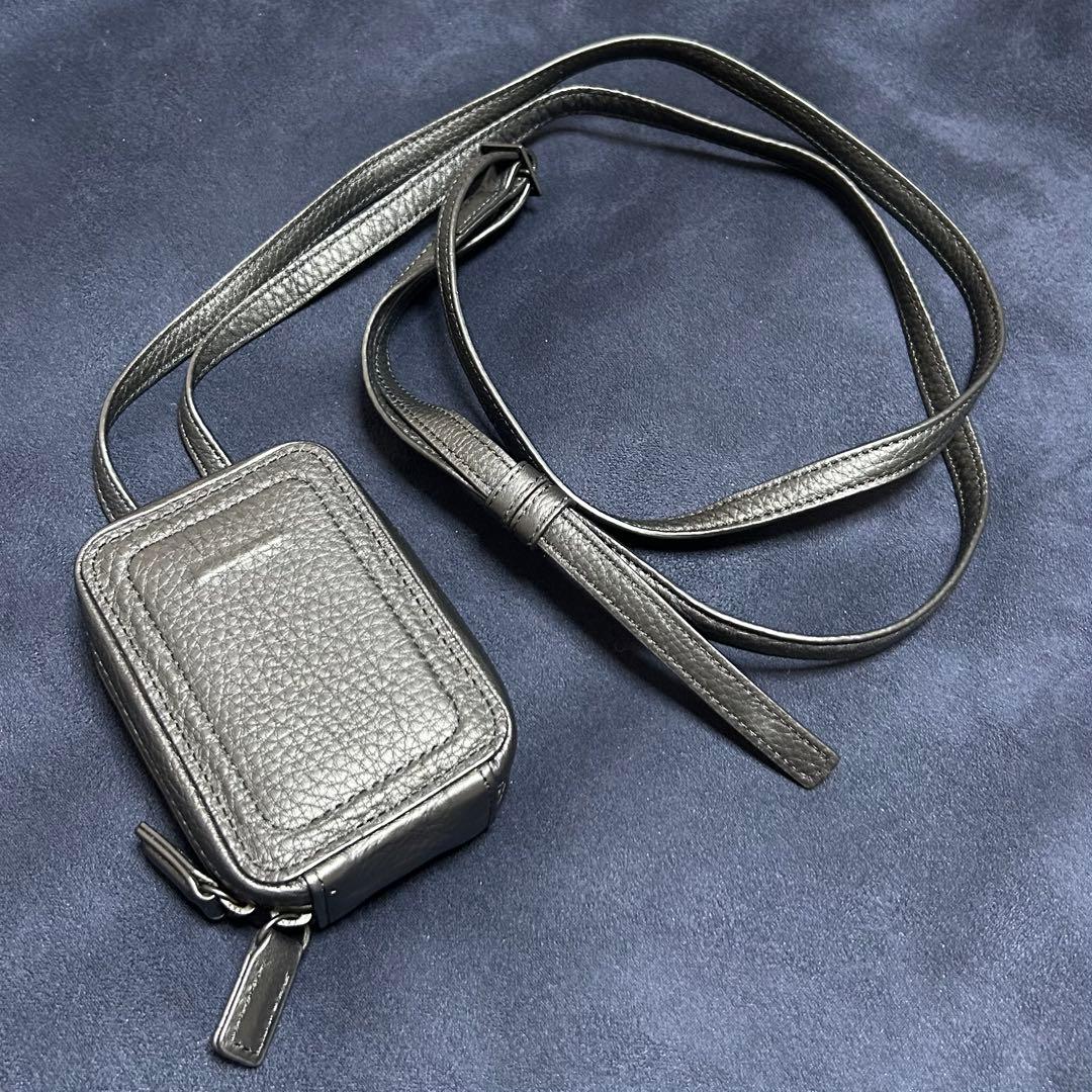 【美品】objcts.io アジャスタブルレザーストラップ一体型 マイクロバッグ