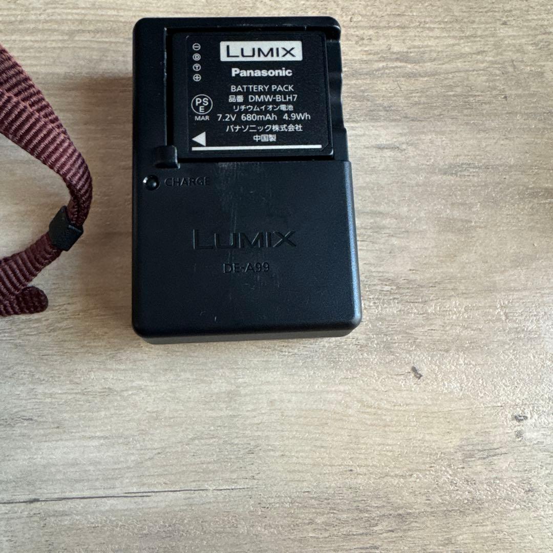 LUMIX Gシリーズ ミラーレスカメラ 本体とレンズ付き