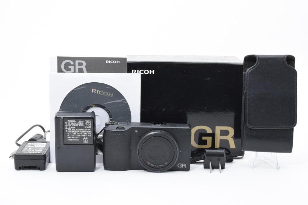 RICOH リコー GR 初代 コンパクト デジタルカメラ コンデ RICOH GRは実によく写るのだ。初めて撮った時は驚嘆した。｜記憶カメラ