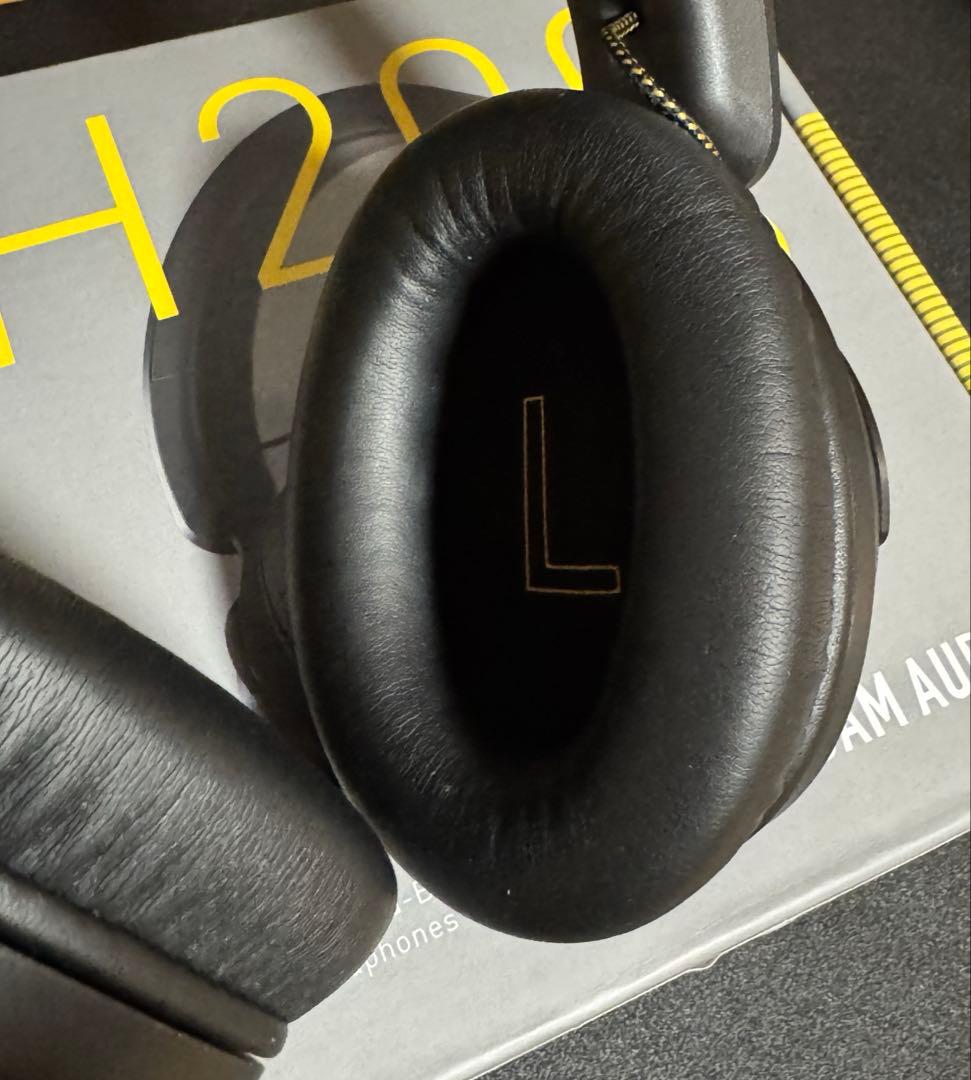 ヘッドホン adam audio H200