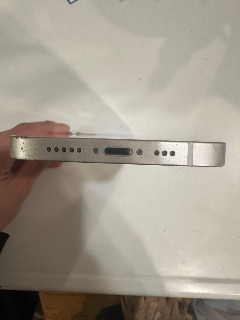 iPhone 12 64GB SIMフリー / 美品 / ややキズあり