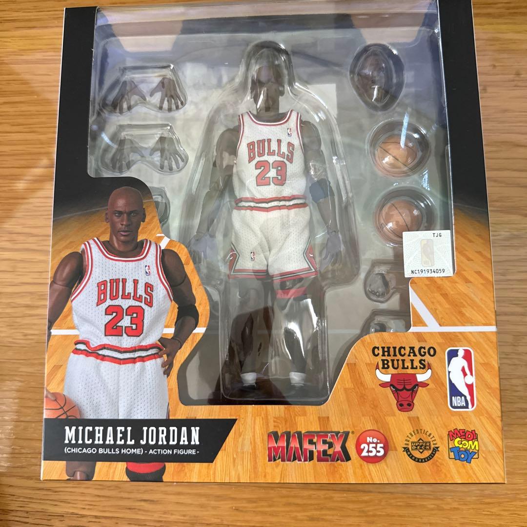 No.255 MAFEX Michael Jordan アクションフィギュア Amazon | メディコム・トイ MAFEX マフェックス No.255 Michael Jordan
