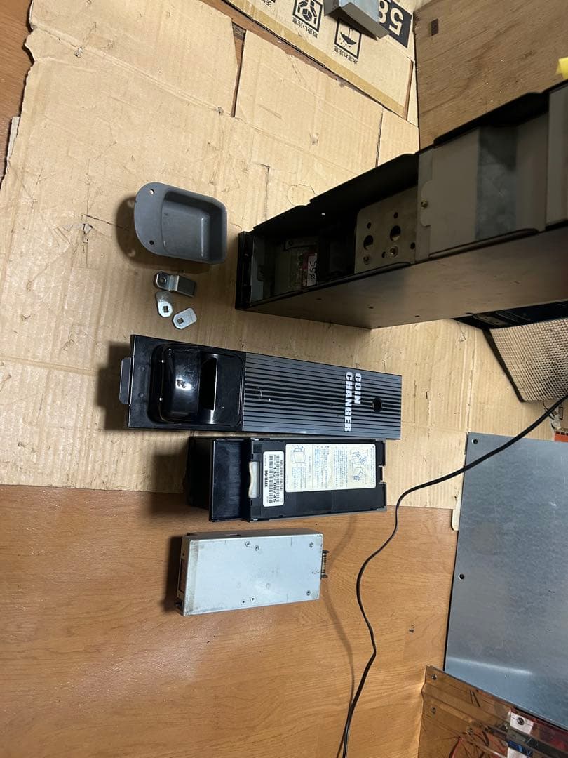 大一産業 スリム型 メダルサンド 両替機 1000円→100円×10枚 - メルカリ