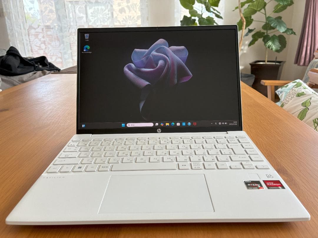 【美品】HP Pavilion Aero Laptop 13-be1021AU ekdymohdRaMD7rgQ7dZmMn.jpg