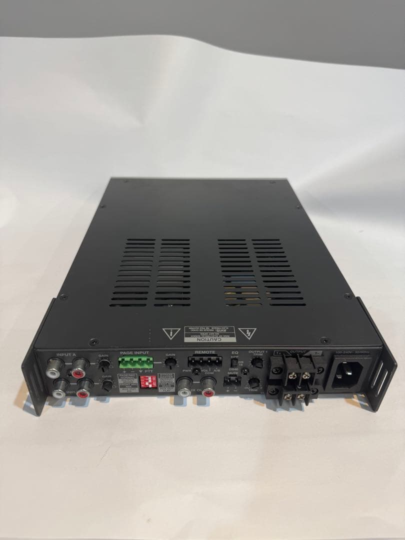 【中古美品】　BOSE FreeSpace IZA250-LZ パワーアンプ