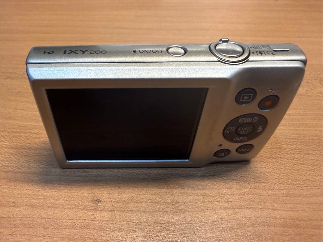 Canon IXY 200 コンパクトデジタルカメラバッテリー充電器ケースセット