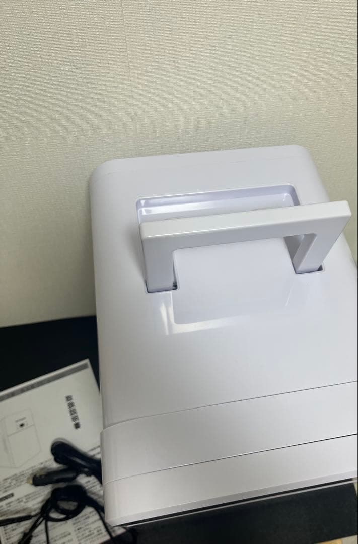 【保温可】ミニ冷蔵庫 22L 軽量 持ち手付き 持ち運び楽々 静音 車内 送料込