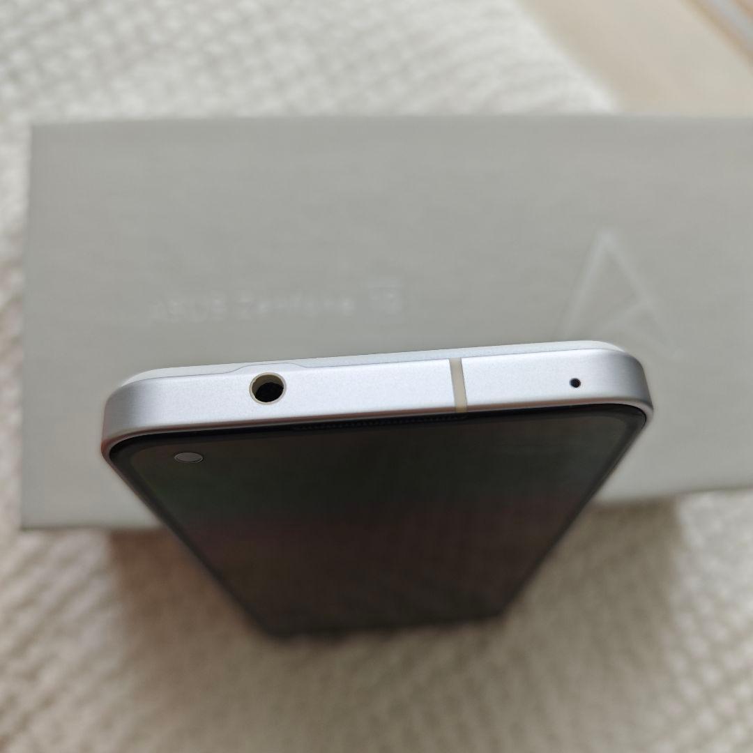 ASUS Zenfone 10 本体 ホワイト ケース付き