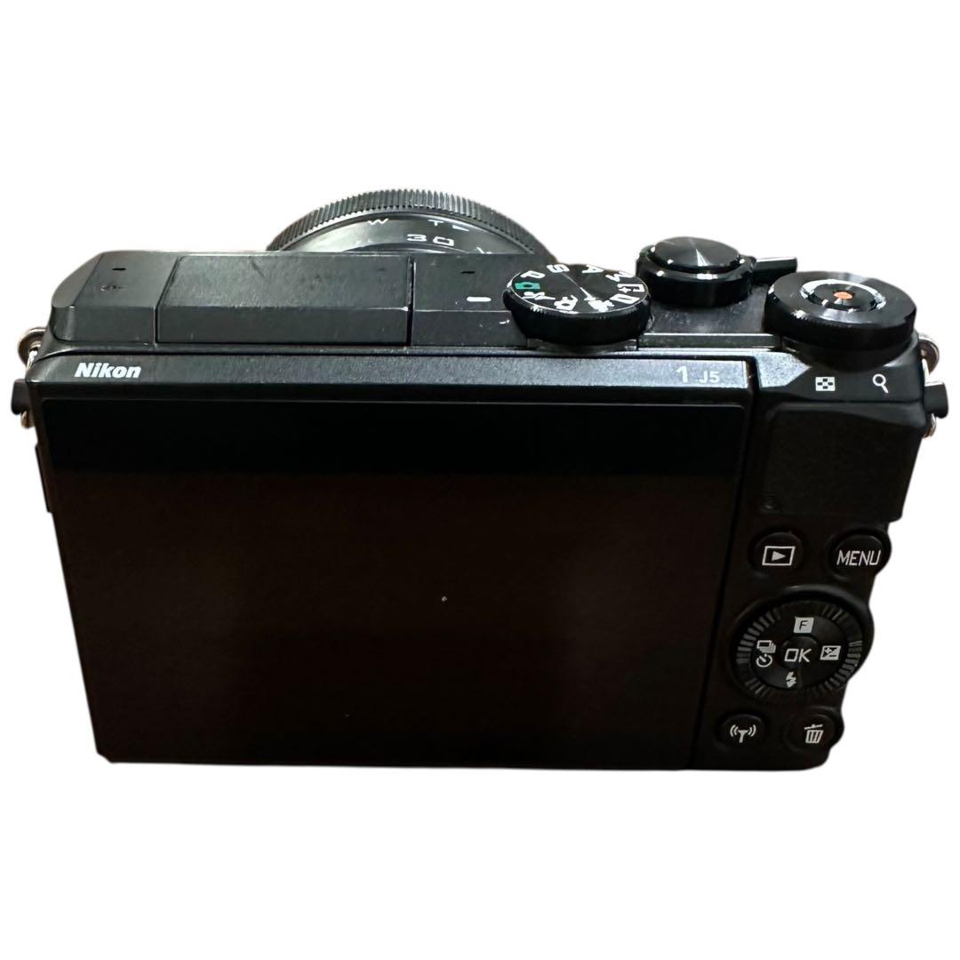 美品 Nikon1 J5 ミラーレス一眼 ダブルレンズキット レンズ3点