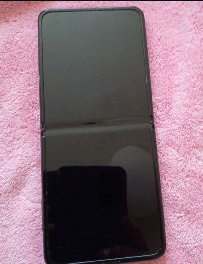 Samsung Galaxy Z Flip3ブラック 折りたたみ式