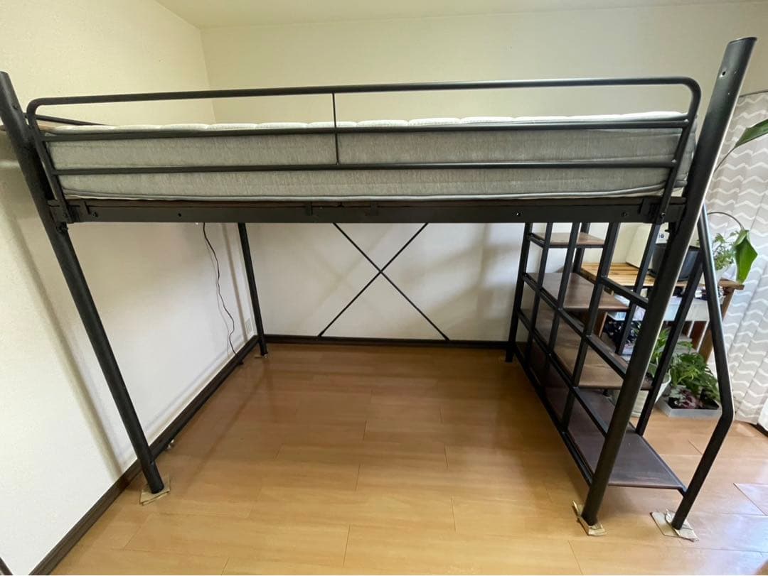 手渡し限定・八王子市下柚木】セミダブルロフトベッド 要組み立て